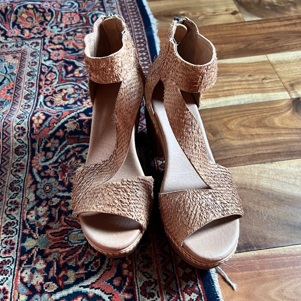 Antelope Lacie Heel Sandals - size 38 (7-7.5)